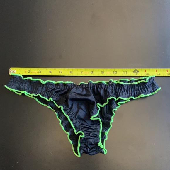 Black Ruffle Bikini - Picture 4 of 4